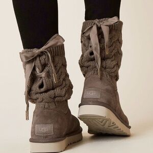 UGG Kiandra Gray/Taupe/Greige Sweater Knit Wool Suede Boots W8 EUC Style 1019059